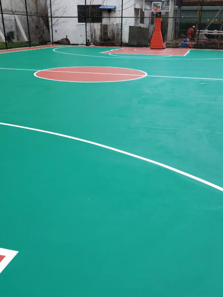 丹江口 球场长期使用易出现地面开裂